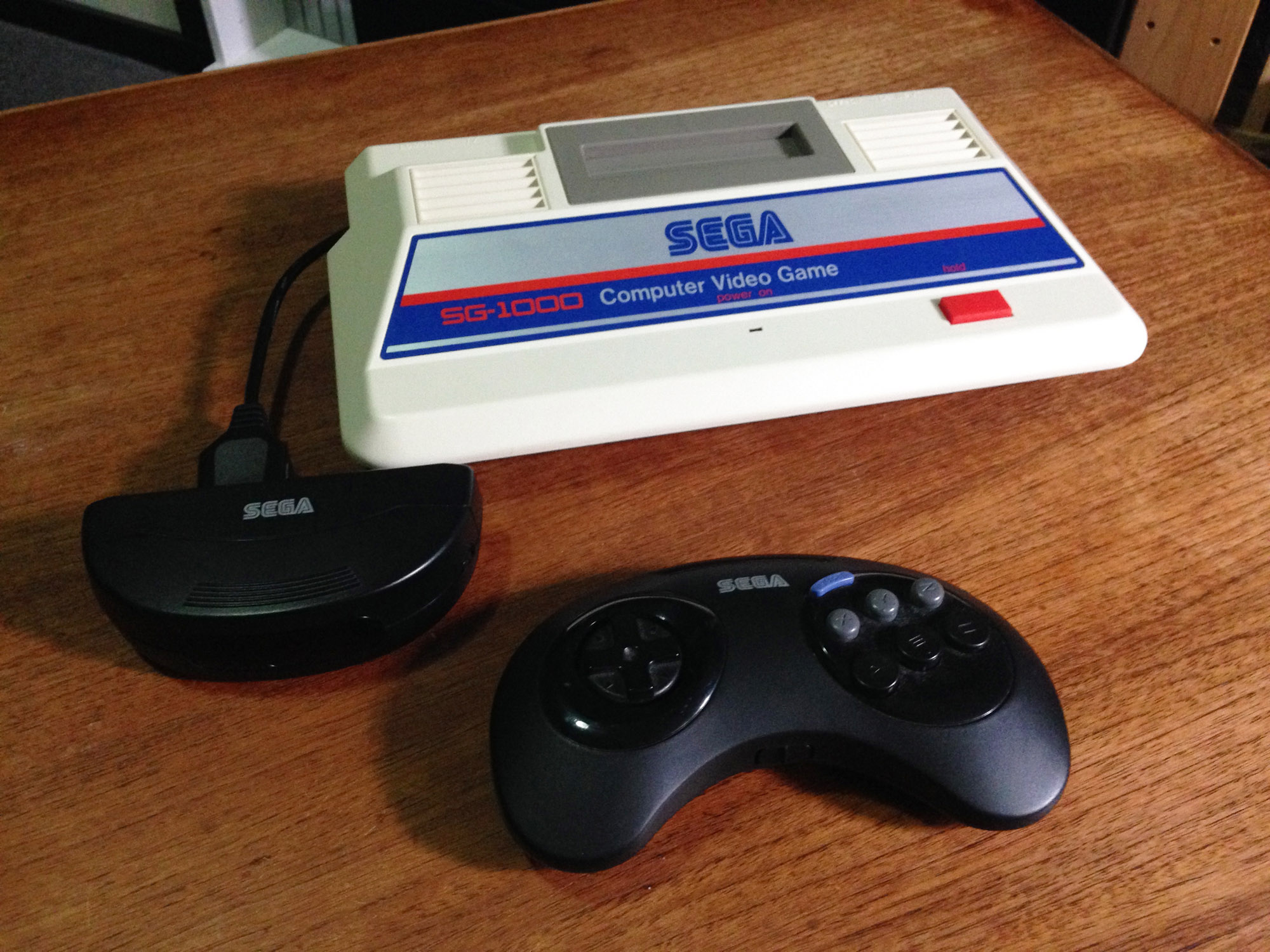 Adding a Sega controller adapter to an original SG-1000 (home made